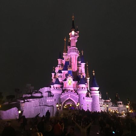 F&B'S Home Disneyland Paris Serris Exterior photo